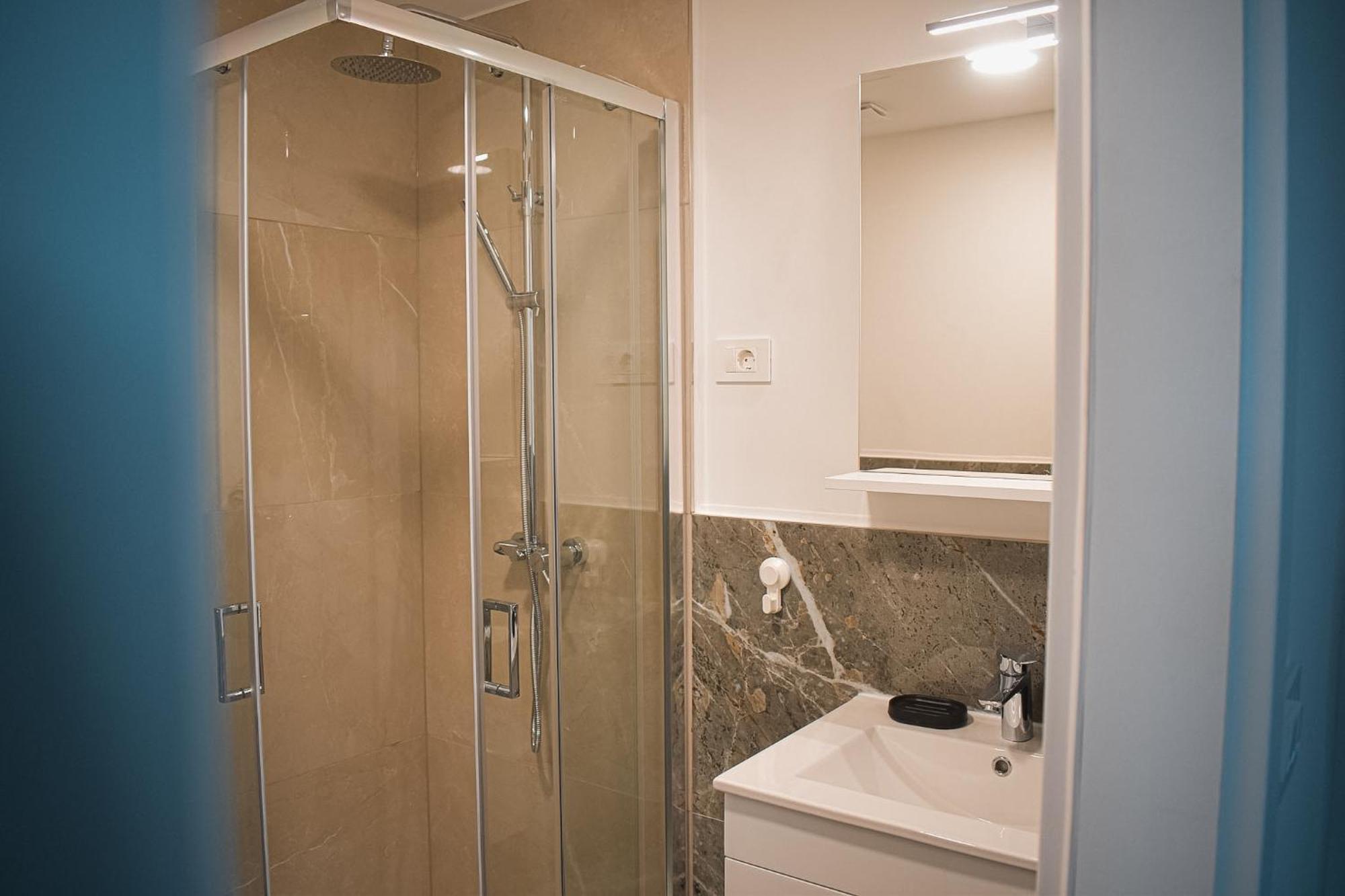 Apartments Jelovic Синь Экстерьер фото