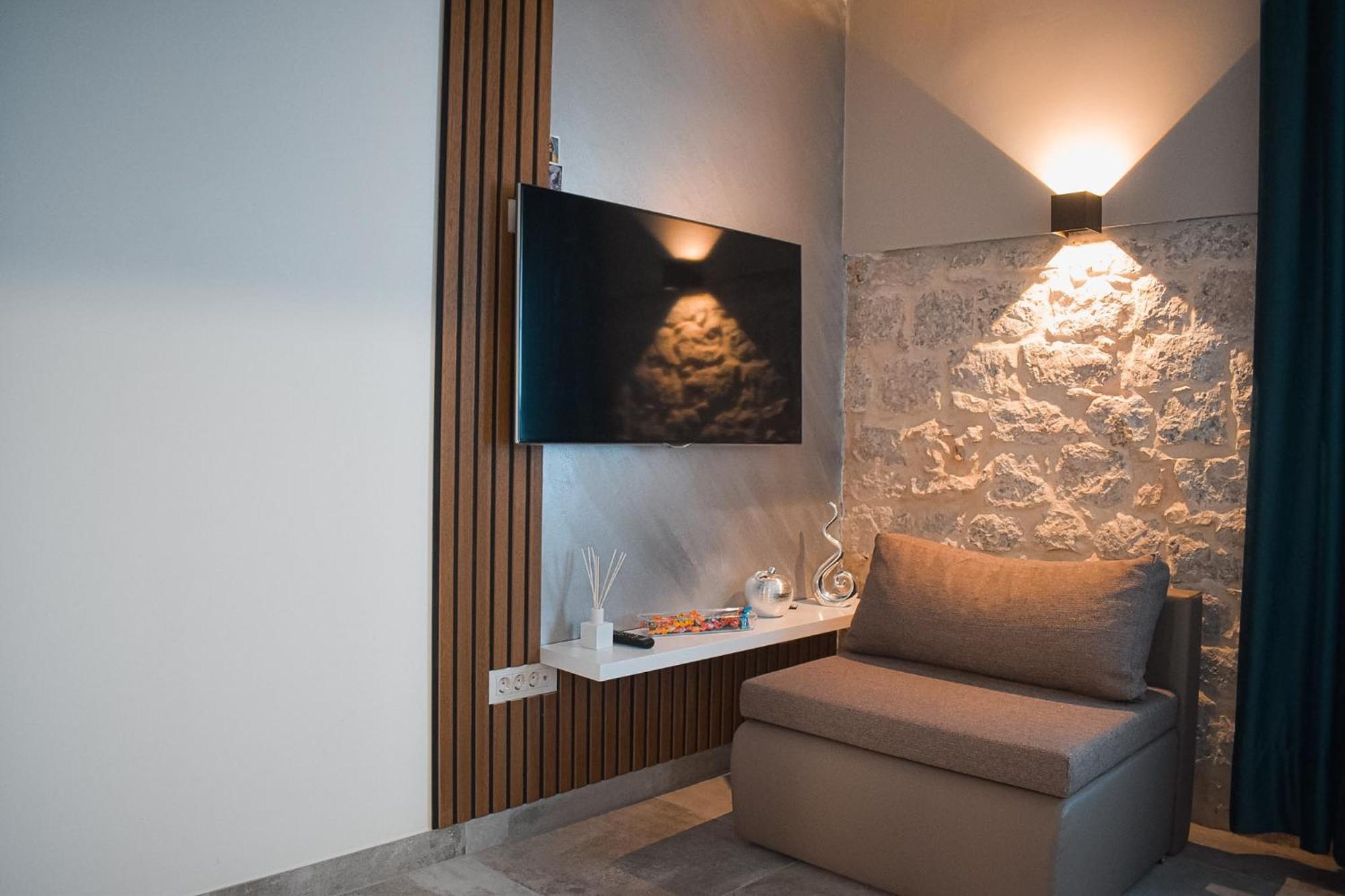 Apartments Jelovic Синь Экстерьер фото