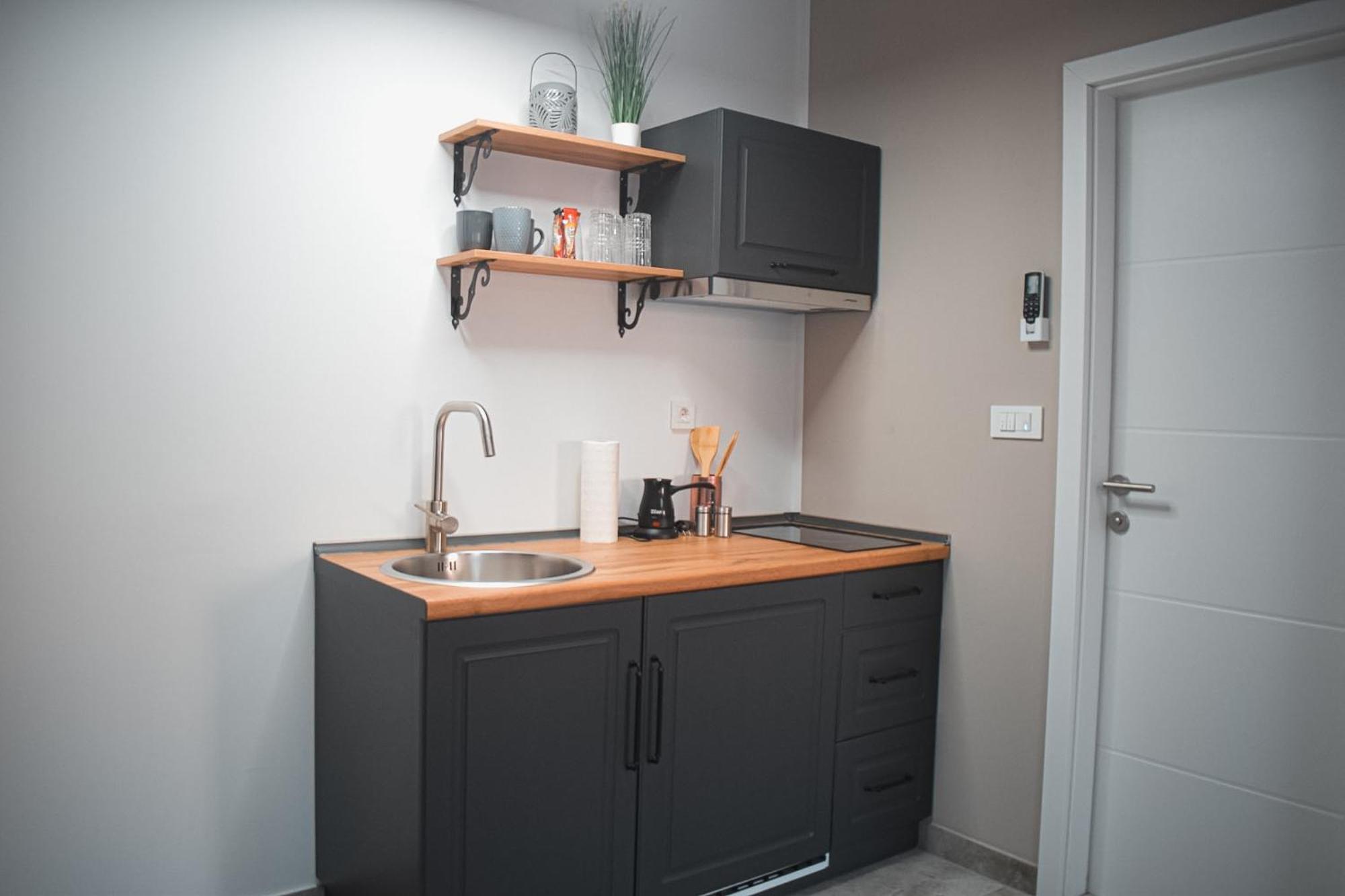 Apartments Jelovic Синь Экстерьер фото